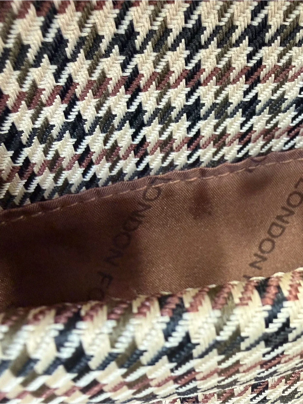 London Fog Duffel bag in brown check plaid Classic Houndstooth Satchel Handbag